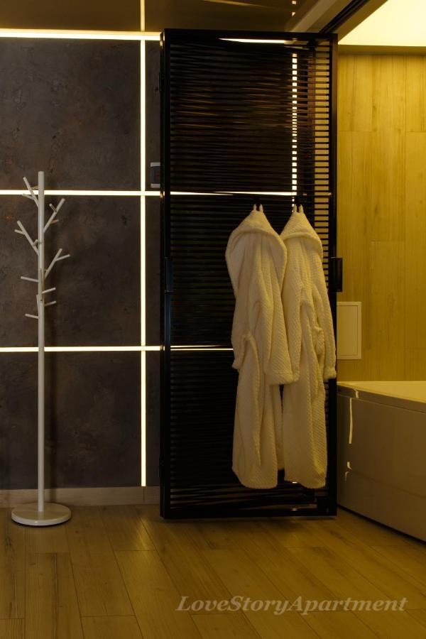 Luxury Apartments «Love Story» イヴァーノ＝フランキーウシク エクステリア 写真